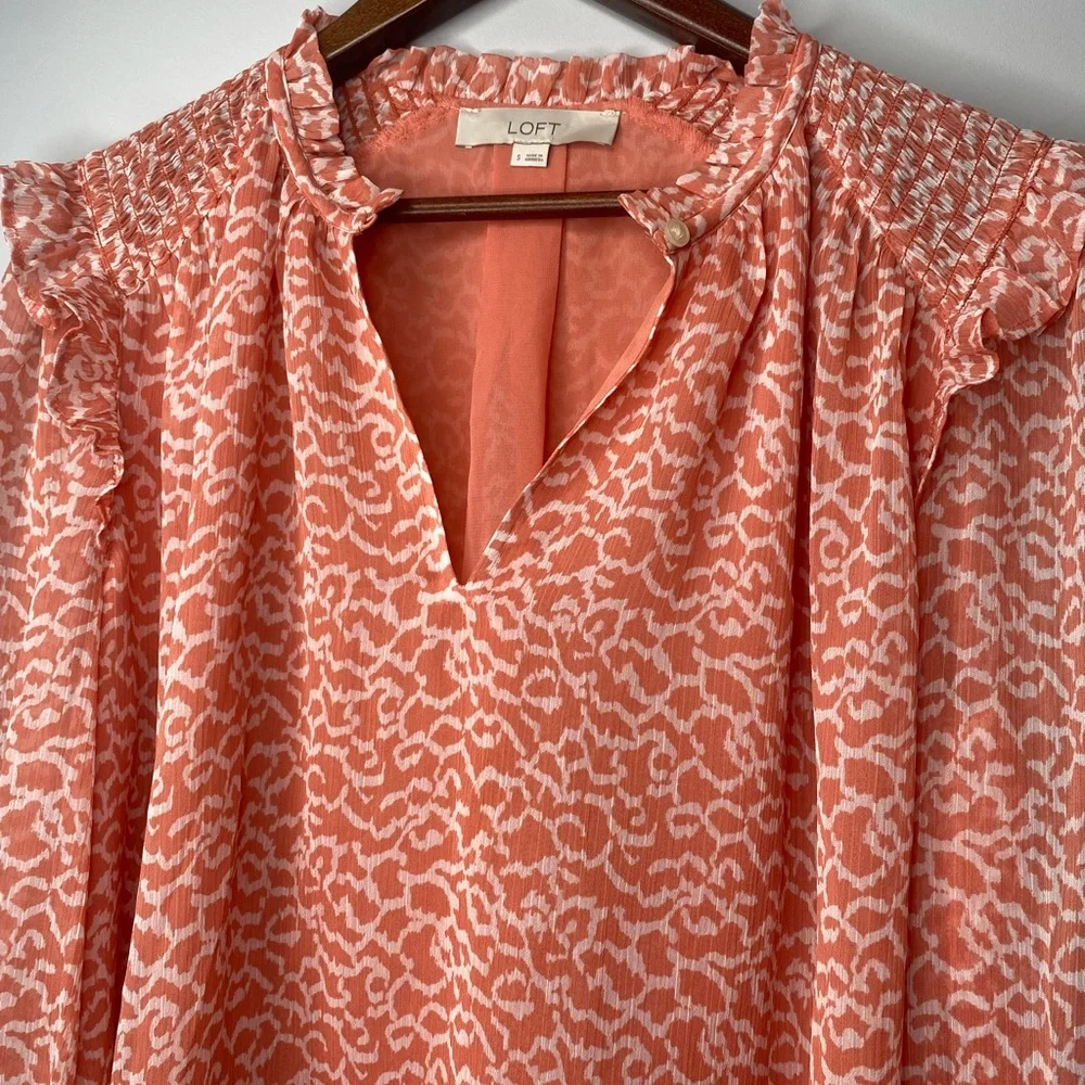 LOFT  Women's Small Coral Animal Print Puff Blouse